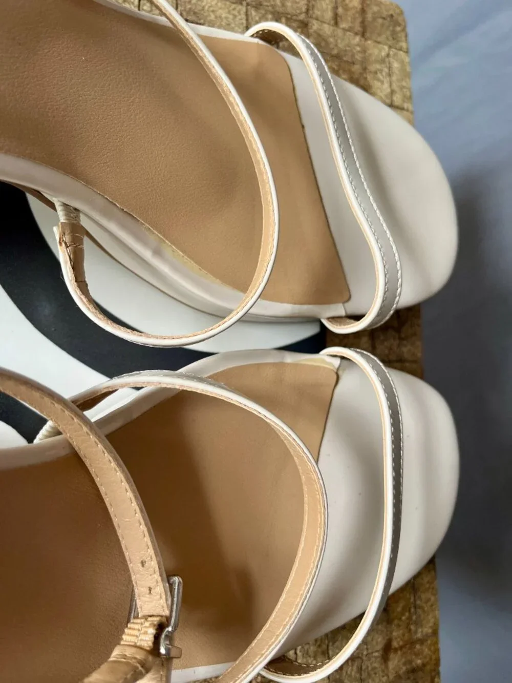 NWOT Crown and Ivy Candace Sandals Ivory Size 11